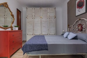 Basic Apartment, Balcony