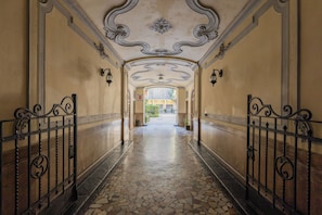 Interior - Giolitti San Carlo Stay by Wonderful Italy (Turin)