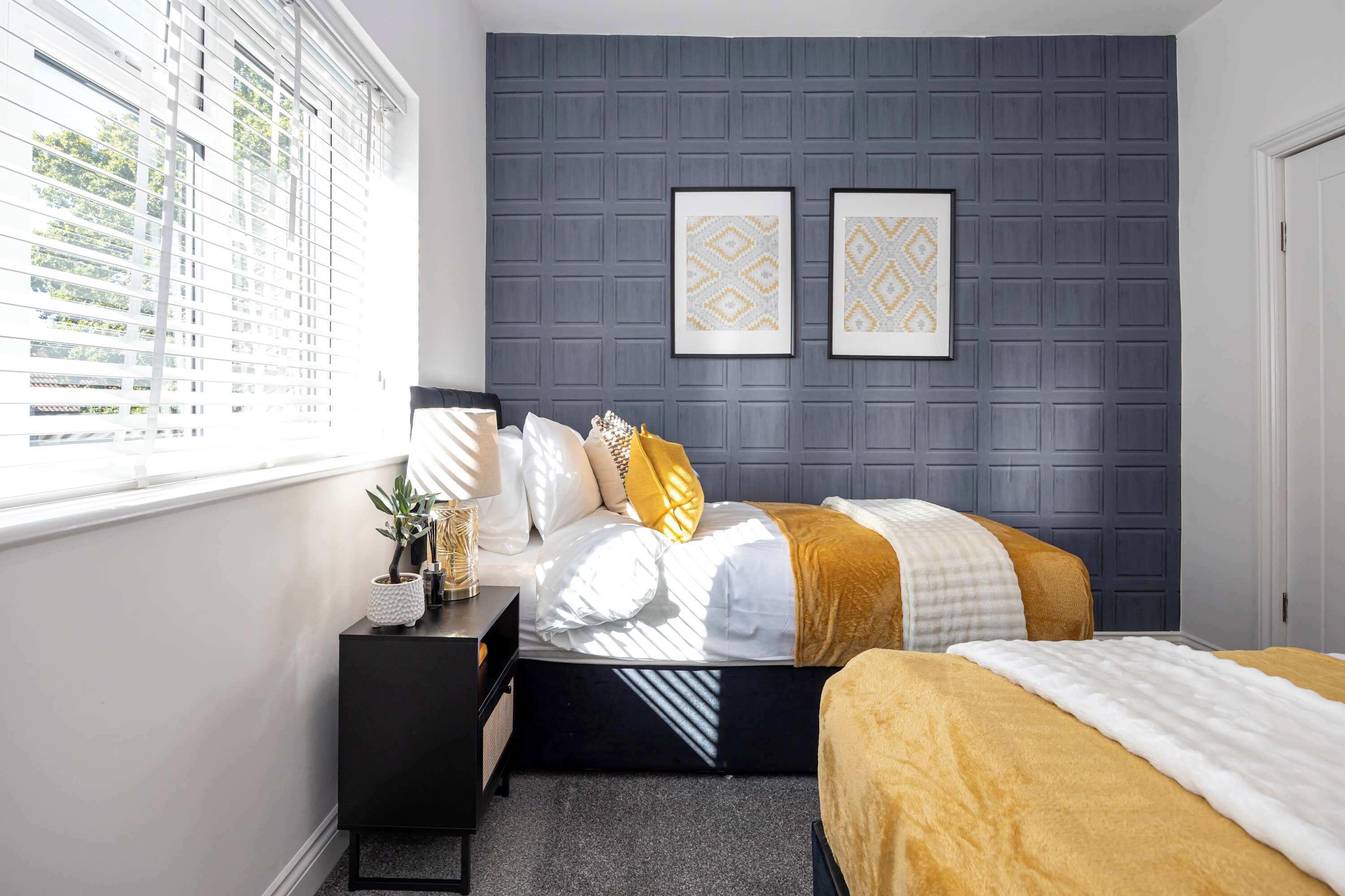 2 bedrooms, desk, iron/ironing board, WiFi