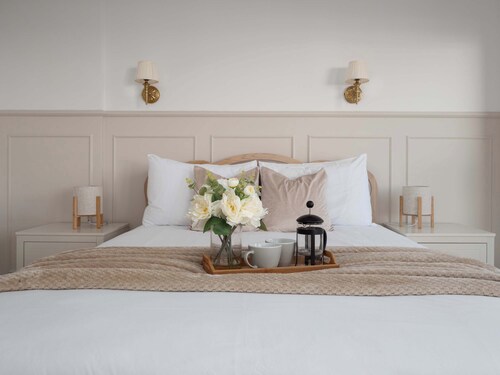 Newly Renovated 3 Bedroom Modern House