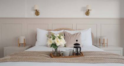 Newly Renovated 3 Bedroom Modern House