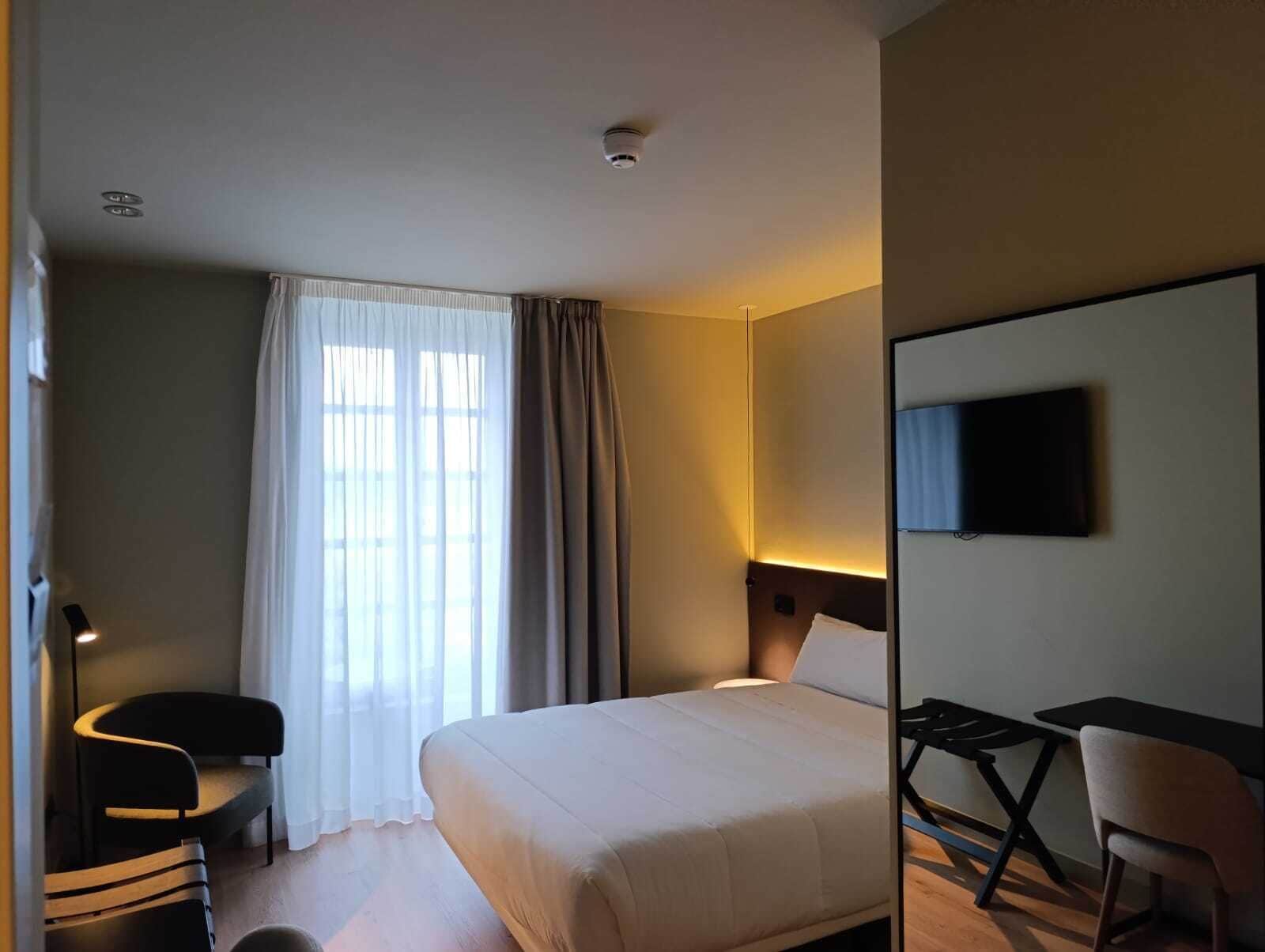 Double Room | In-room safe, desk, laptop workspace, iron/ironing board