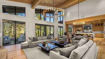 Smart TV, fireplace, stereo, offices