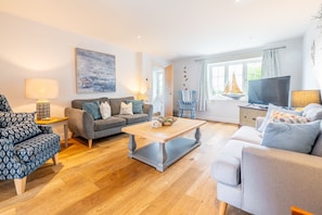 TV - Ash Cottage, Brancaster, Norfolk (Brancaster)