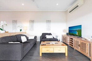 House | 3 bedrooms - Zen Coastline Pool - Balcony Dining - Seaview (Darwin)