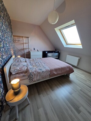 3 chambres, Wi-Fi gratuit, draps fournis