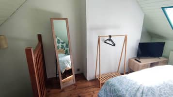 2 chambres, fer et planche à repasser, Wi-Fi gratuit, draps fournis
