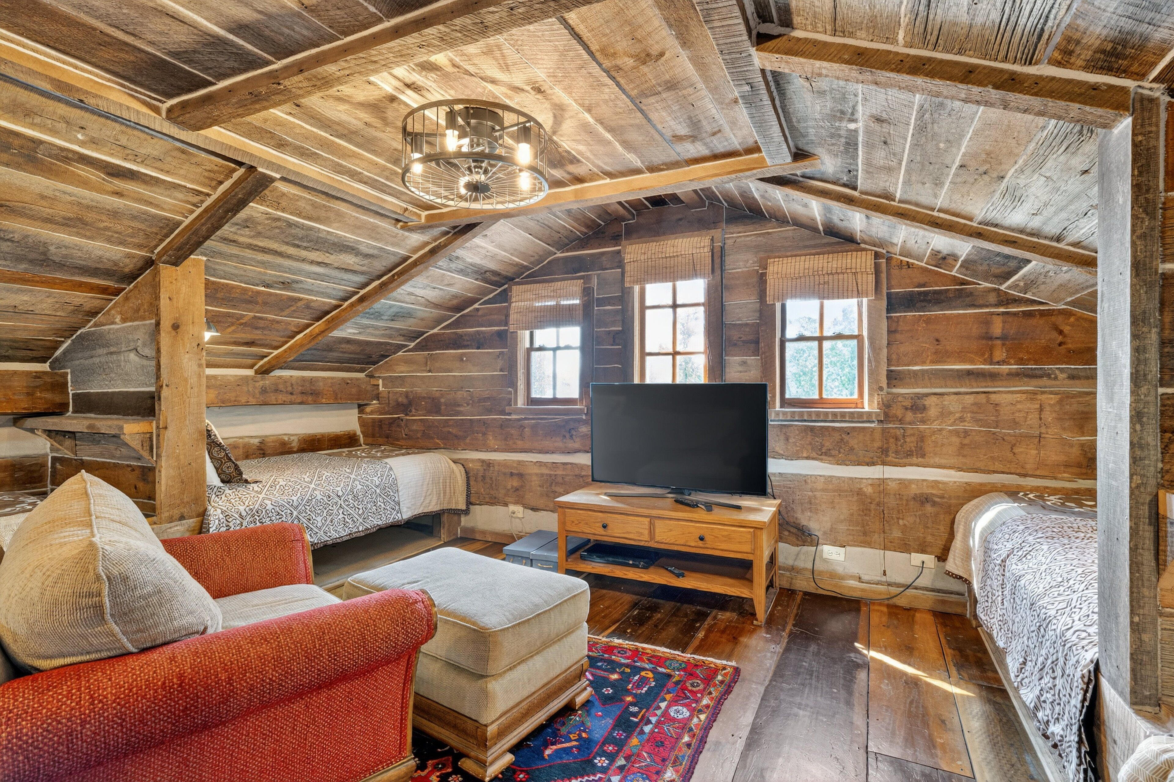 Cabin, 4 Bedrooms | Interior
