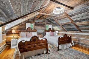 Cabin, 4 Bedrooms | 4 bilik tidur, ruang kerja komputer riba, Wi-fi percuma 