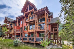 Exterior - 1820 The Seasons 1 Bedroom Condo (Keystone)