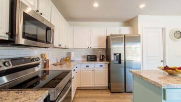 Dapur peribadi | Peti sejuk, ketuhar, pembancuh kopi/teh, pembakar roti