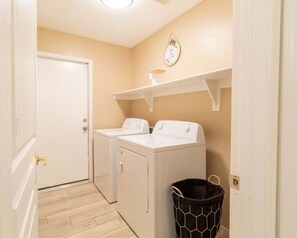 House, 4 Bedrooms | Interior - Casa Alessia 4br Home & Heated Pool 4 Bedroom Home (Casa Grande)