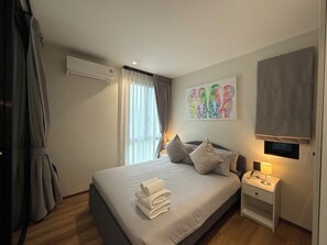 Appartement supérieur, vue sur la montagne | Coffre-fort, rideaux d’obscurcissement, système d’insonorisation