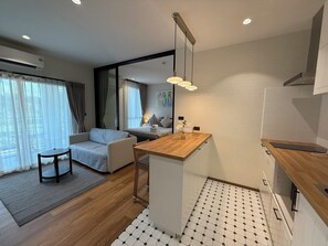 Zimmersafe, Verdunkelungsvorhänge, schallisolierte Zimmer