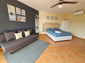 1 bedroom, WiFi, bed sheets