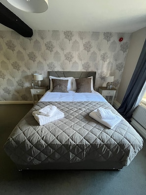 Double Room | Iron/ironing board, free WiFi