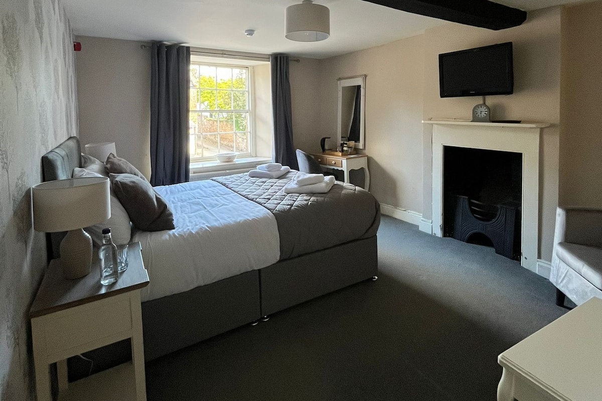 Double Room | Iron/ironing board, free WiFi