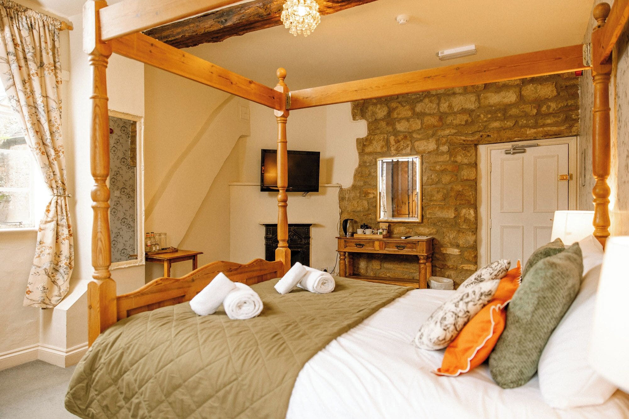 デラックス ダブルルーム | アイロン / アイロン台、WiFi (無料)