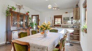 Dining - House Luna by Villas Guide (Pomer)