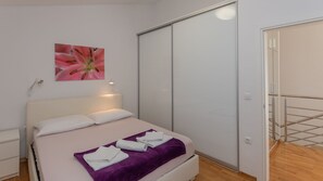 Bügeleisen/Bügelbrett, kostenloses WLAN, Bettwäsche