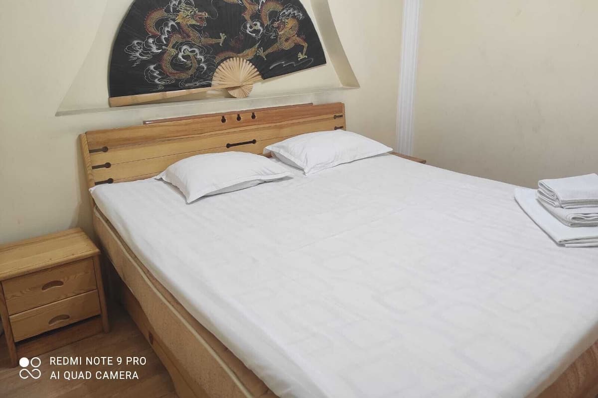 Standard Room, Courtyard View | In-room safe, blackout curtains, soundproofing, iron/ironing board