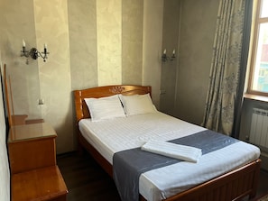 Standard Room, Courtyard View | In-room safe, blackout curtains, soundproofing, iron/ironing board