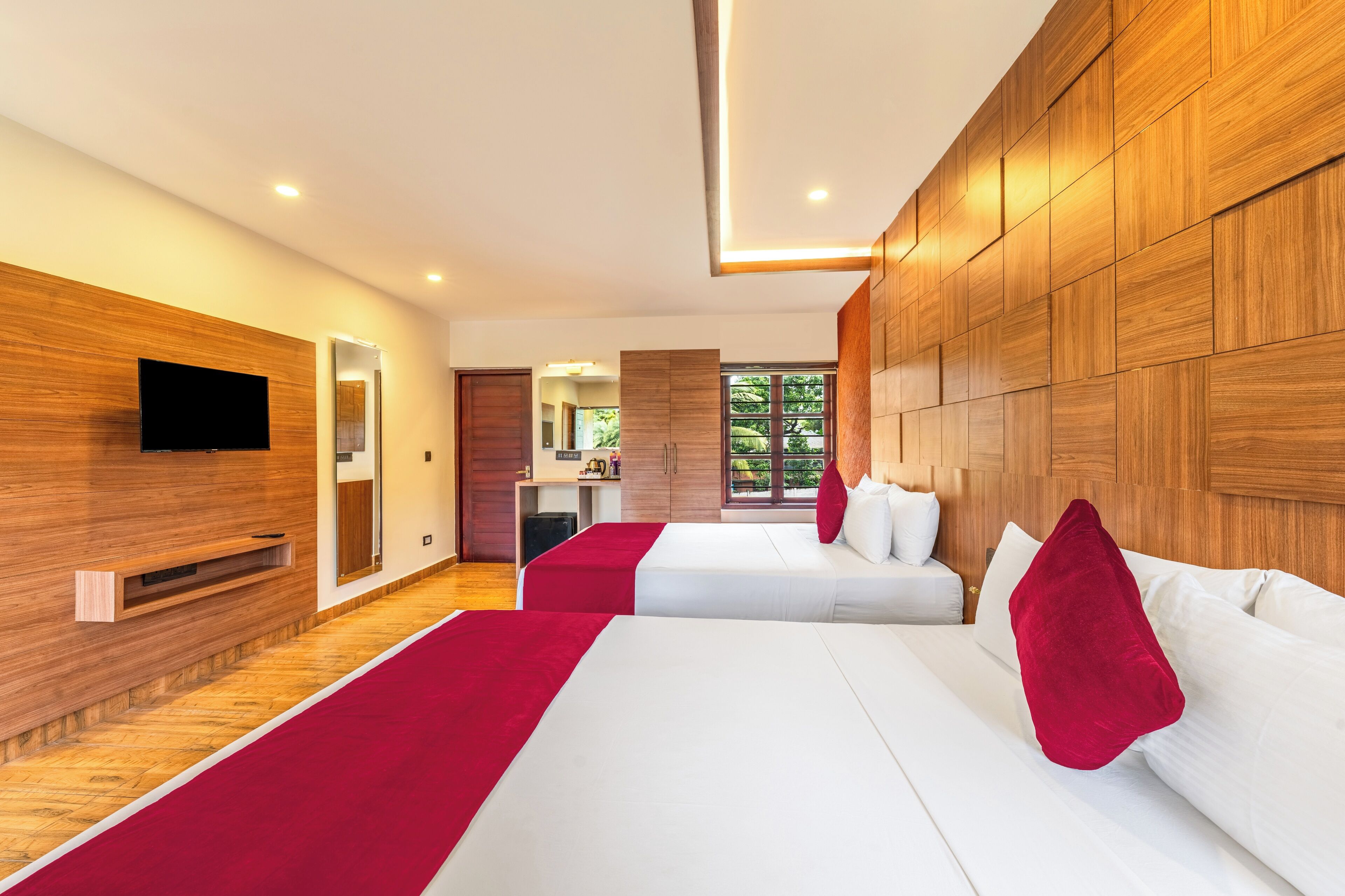 Garden View Family Room with Sit-out | Free WiFi