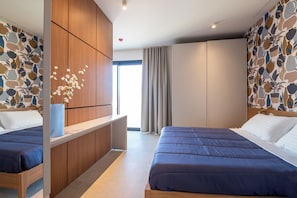 Apartamento, 1 cama de matrimonio con sofá cama, no fumadores, vistas a la ciudad | Caja fuerte, espacio para trabajar con un portátil, cortinas opacas