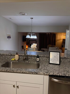 Interior - Townhome Near Ballantyne & The Arboretum - grill, pool, coffee bar, safe, quiet (Charlotte)