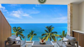 Apartment, 1 King Bed with Sofa bed, Balcony, Ocean View (Naarena 401) | Property grounds