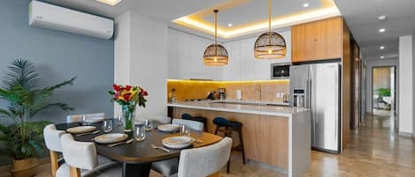 Condo, 1 King Bed with Sofa bed, Jetted Tub, Ocean View (Naarena 401) | 2 bedrooms, individually decorated, individually furnished, bed sheets