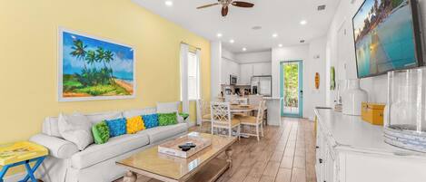 テレビ、書斎 / ワークスペース