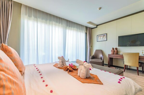 1 bedroom - Room-bj & Radisson Deluxe King Room (Ko Yao)