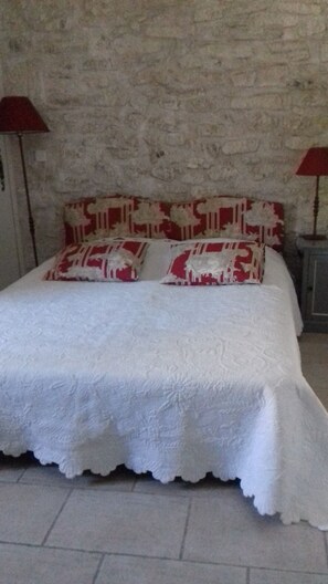 Room - The Little House of the Isle (L'Isle sur la sorgue)