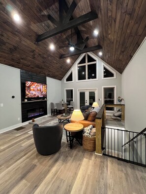 TV, fireplace