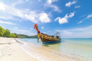 Room, 1 Bedroom, Smoking, Balcony | Beach