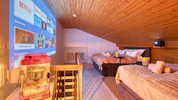 1 bedroom, travel cot, WiFi, bed sheets