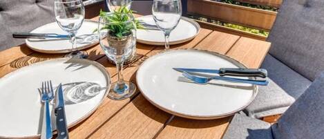 屋外ダイニングエリア