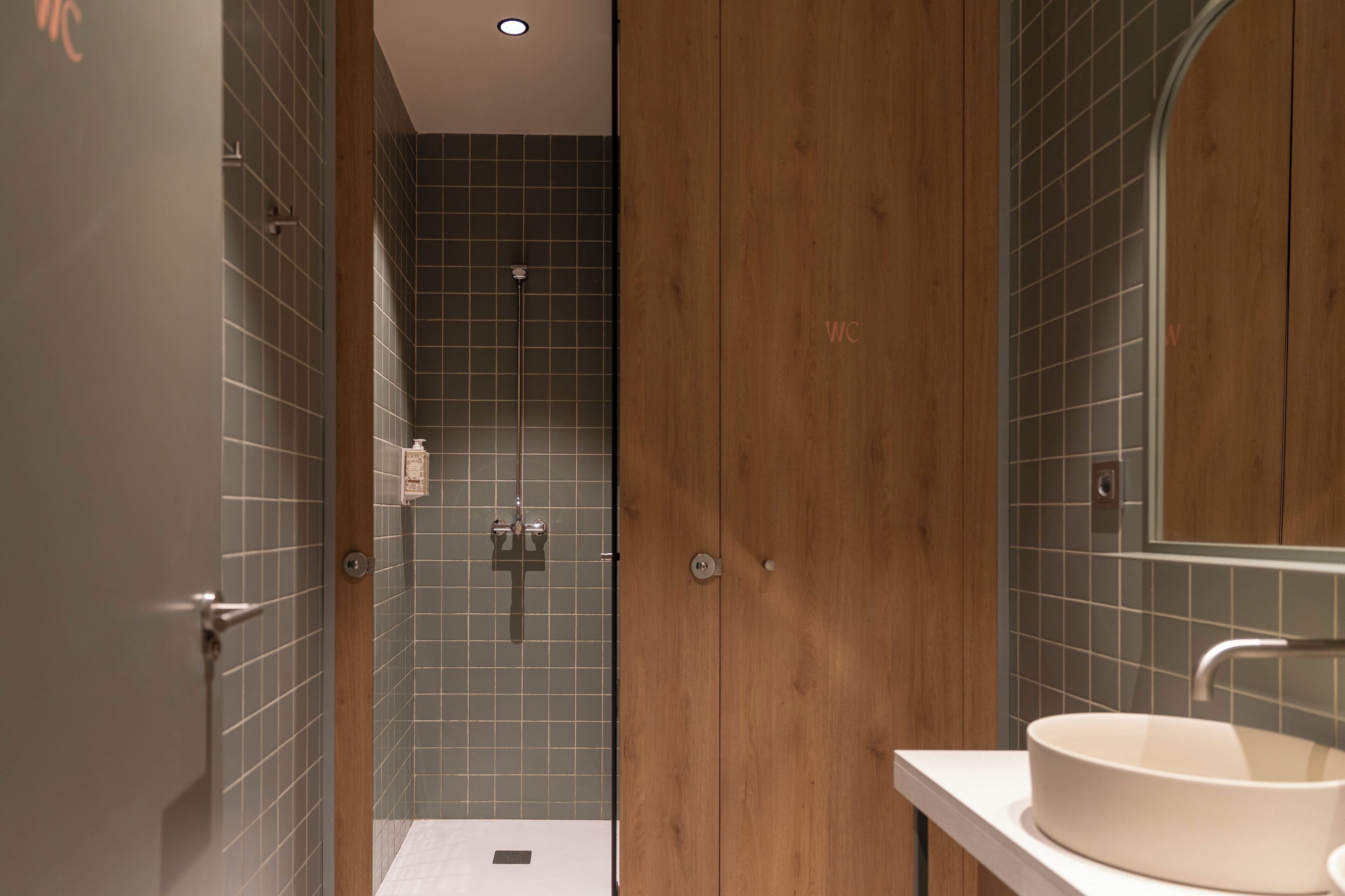 Douche, papier toilette