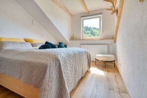 3 soverom, strykejern/-brett, reiseseng for barn og wi-fi