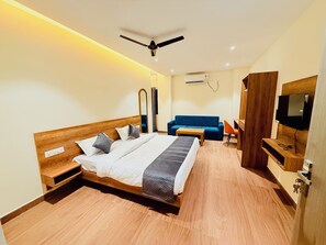 高級客房 | 書桌、免費無線上網