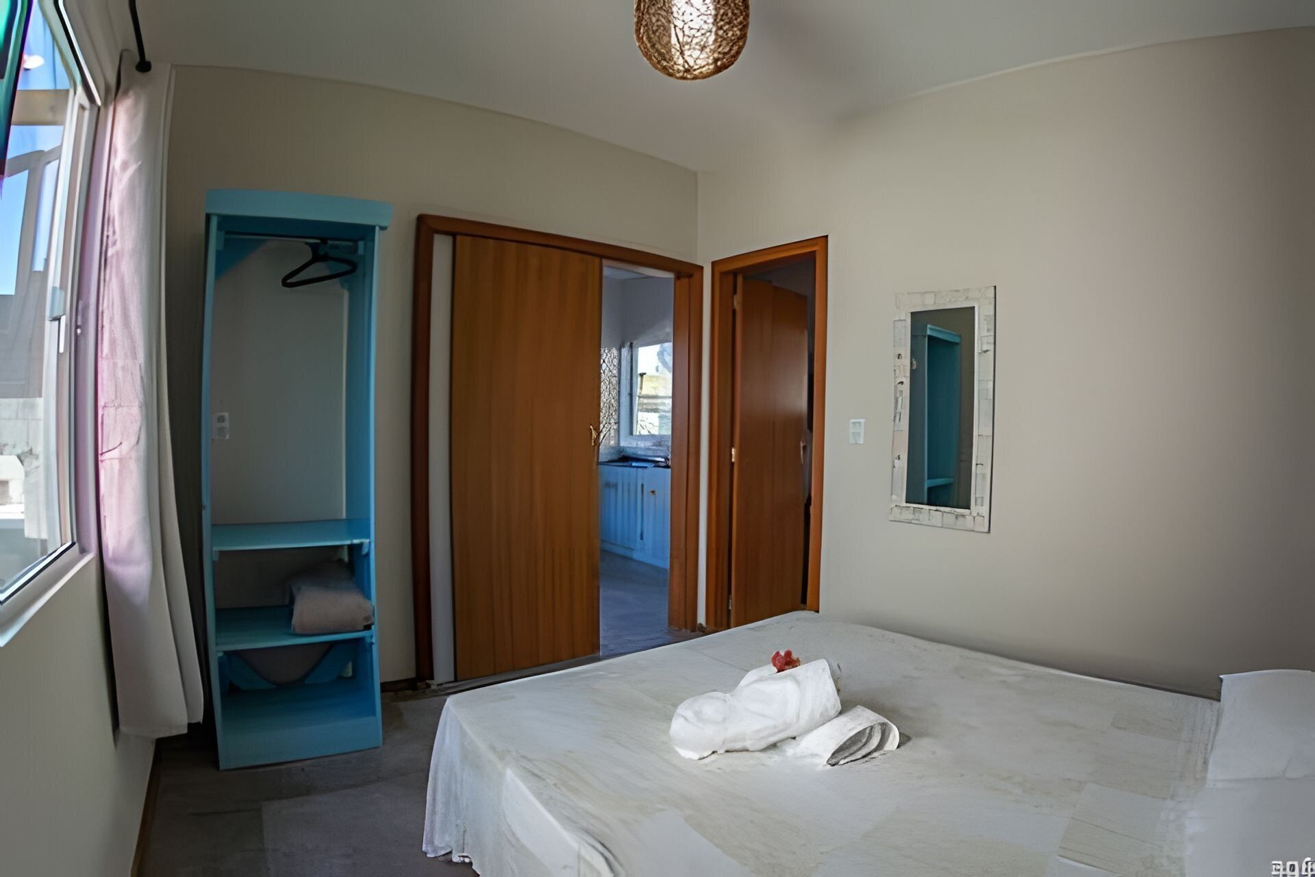 Laptop workspace, free WiFi, bed sheets