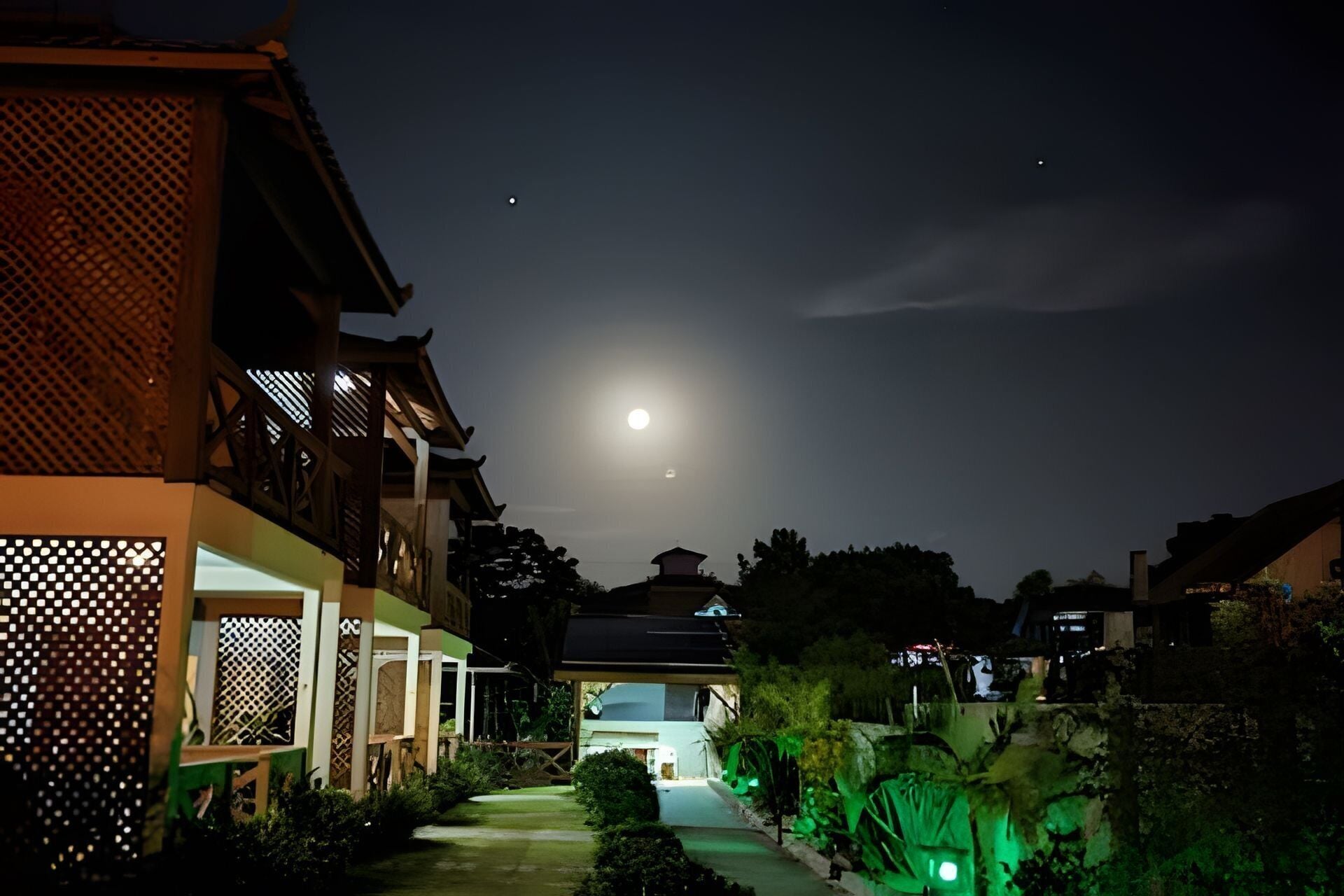 Basic Apartment | Property grounds