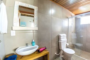 Shower dan handuk