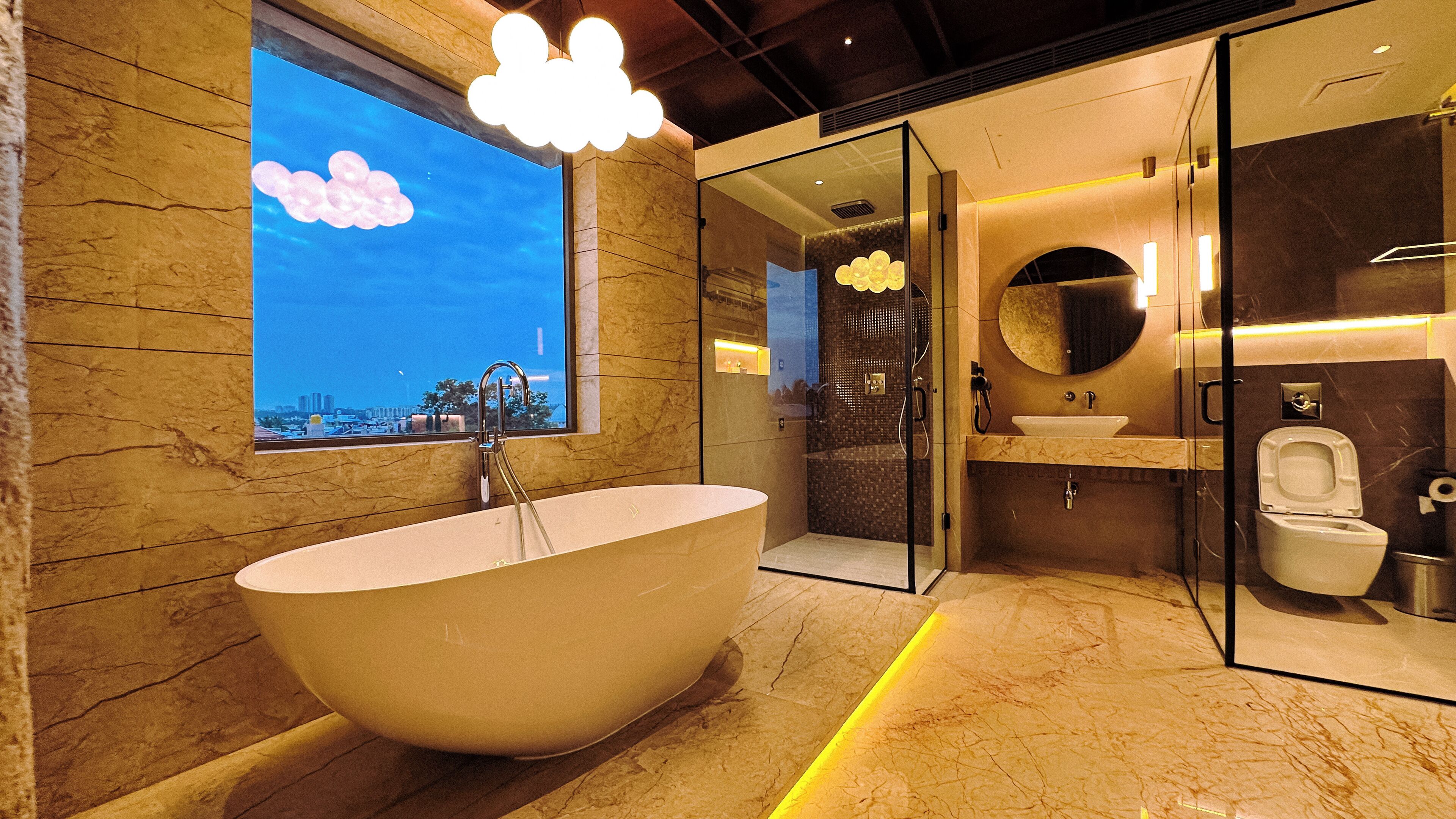 Suite Bulan Madu | Kamar mandi | Handuk