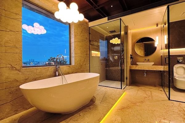 Suite Lune de Miel | Salle de bain | Serviettes fournies