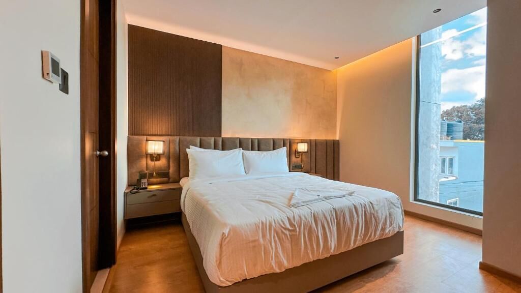 In-room safe, desk, laptop workspace, soundproofing