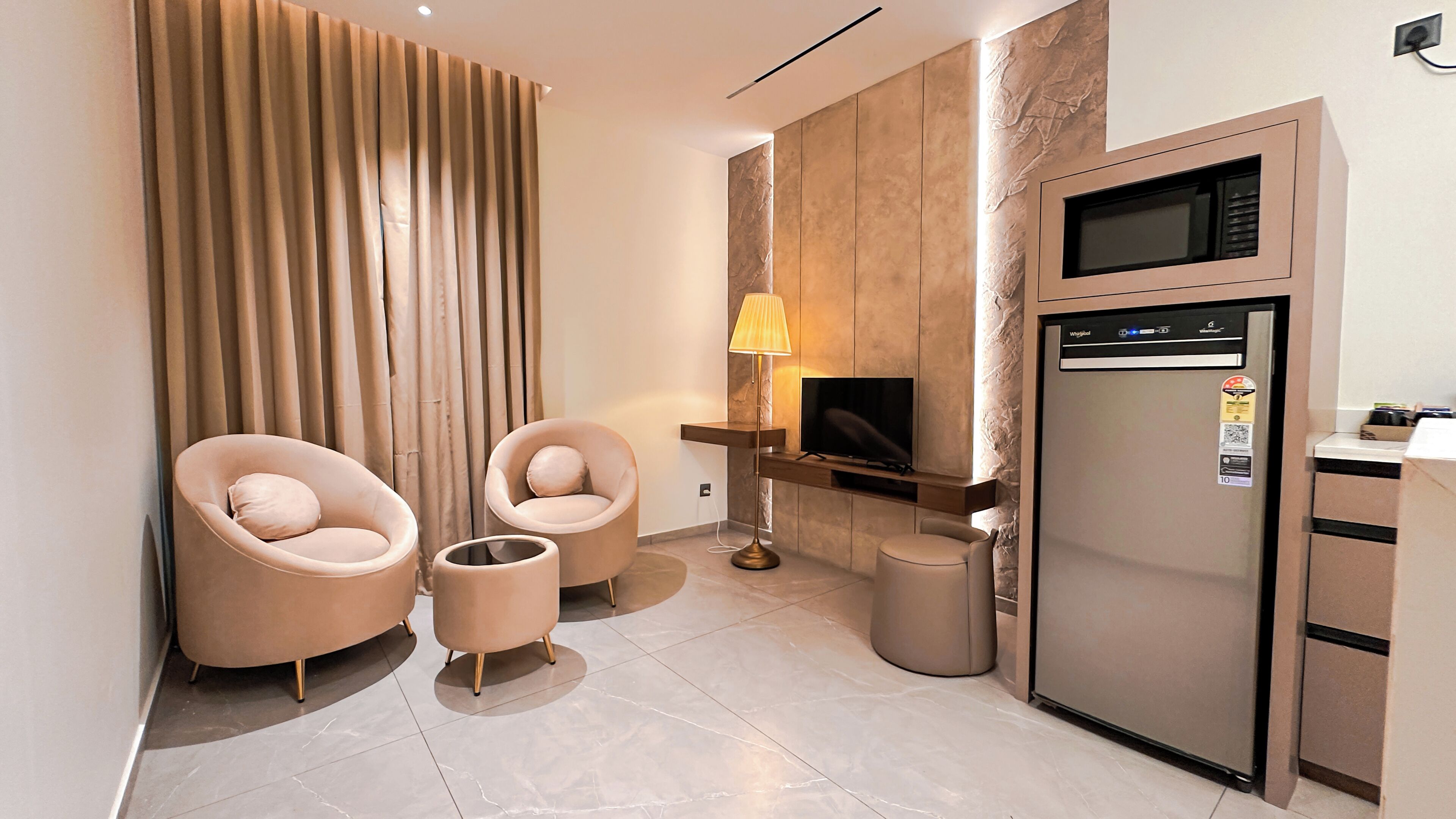 In-room safe, desk, laptop workspace, free WiFi