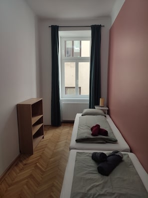 Iron/ironing board, free WiFi, bed sheets