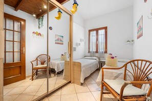 Fer et planche à repasser, Wi-Fi, literie fournie